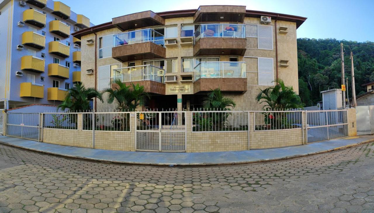 Apartamento com Varanda